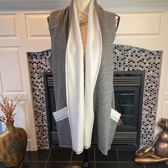 Supply & Demand Jackets & Blazers - Supply and Demand grey vest with super soft inside, size medium